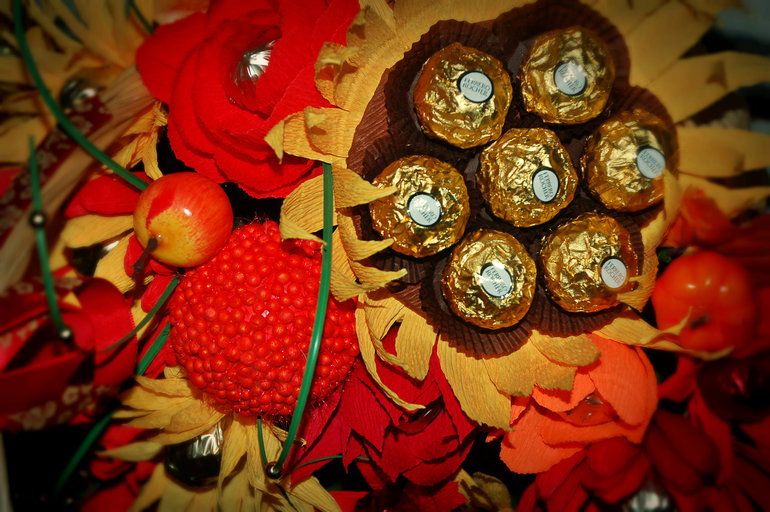 Что нам снег, что нам зной, что нам дождик проливной....