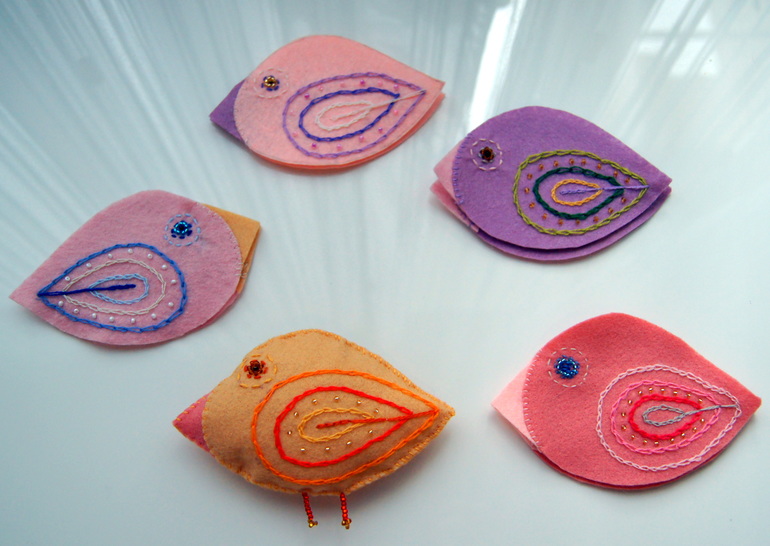 фетровые птички для мобиля..