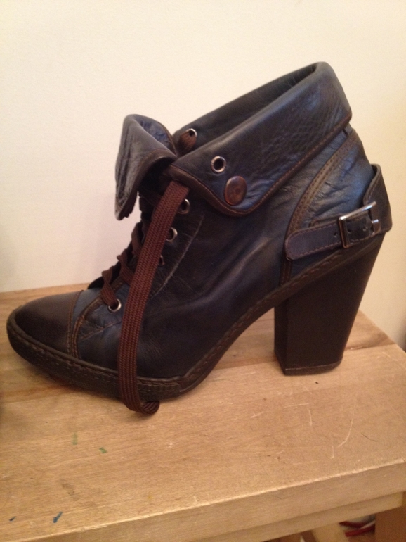 БОТИНКИ ЖЕНСКИЕ б/у ПРОДАЮ, размер 38, цена 3000 рублей