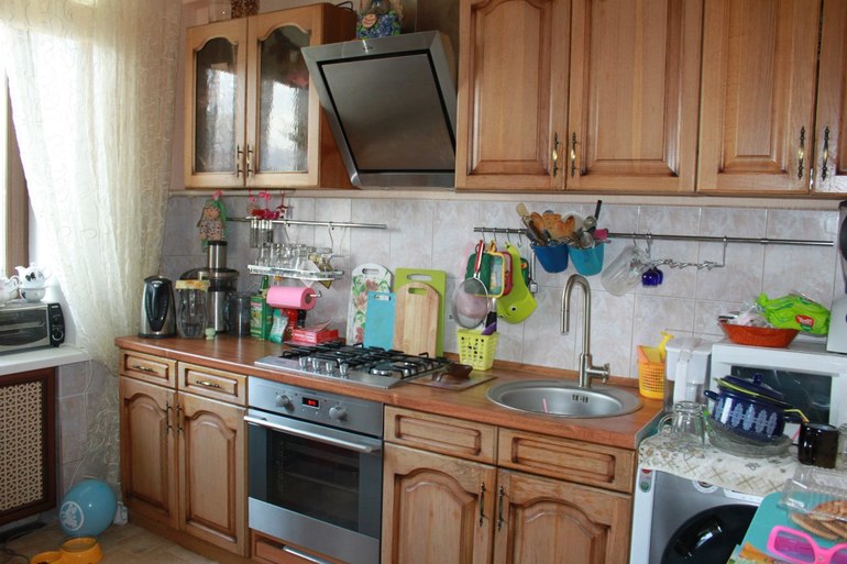 Продается 2х комнатная квартира около метро университет.