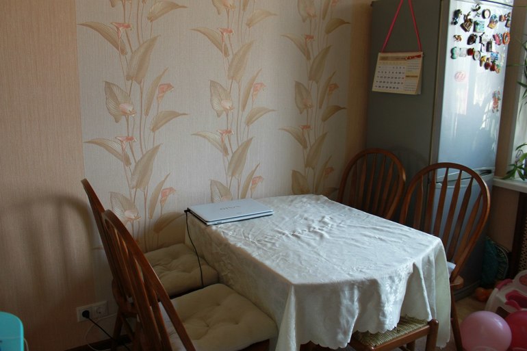 Продается 2х комнатная квартира около метро университет.