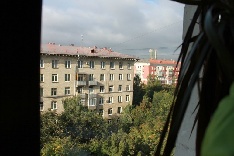 Продается 2х комнатная квартира около метро университет.