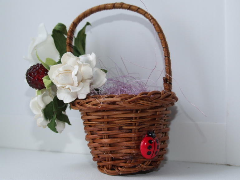 Бабушка, рядышком с внученькой)