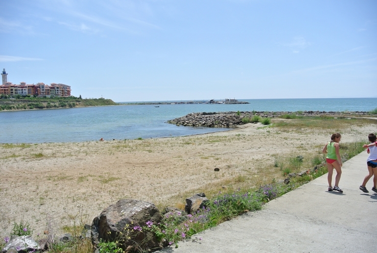 Сдам апартамент с 1 спальней в комплексе Шато Ахелой. Дешево.