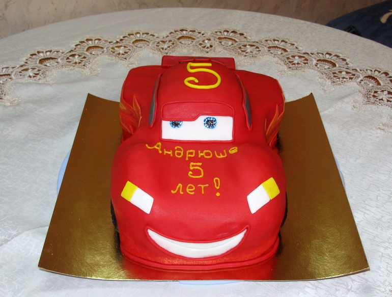 Мой первый Макквин. И начинка молочная девочка (тоже впервые делала) с Маскарпоне, сгущенкой, сливками