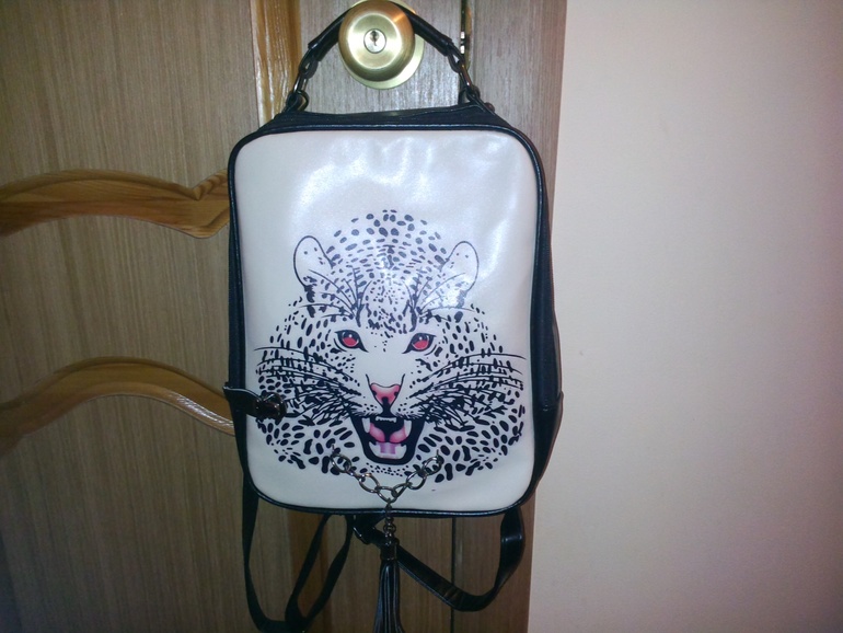 реальные фото рюкзака и часиков.