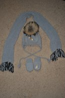 Зимний комплект (шапка, шарф, варежки)ручная вязка, заказывала здесь на бб у девочки