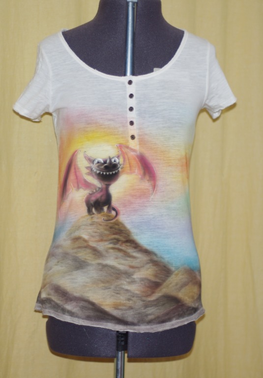 пара футболок и авоська