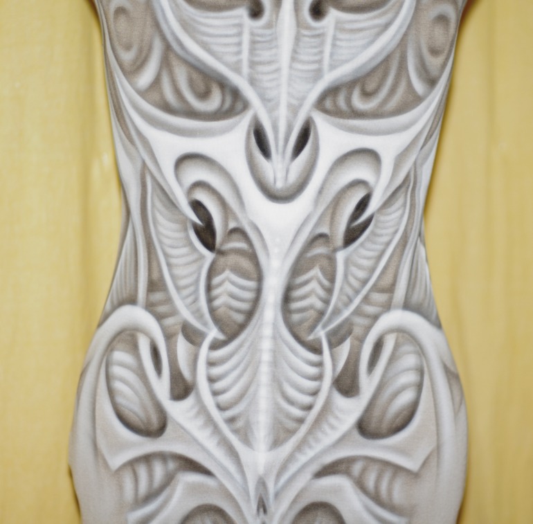 пара футболок и авоська