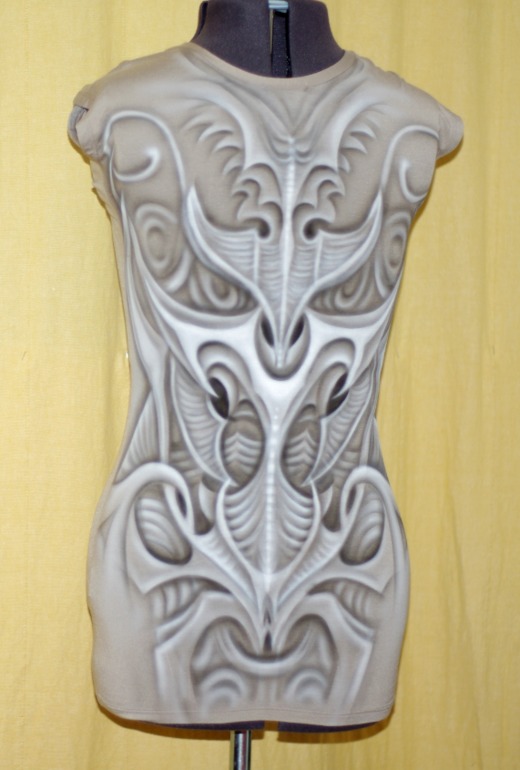 пара футболок и авоська