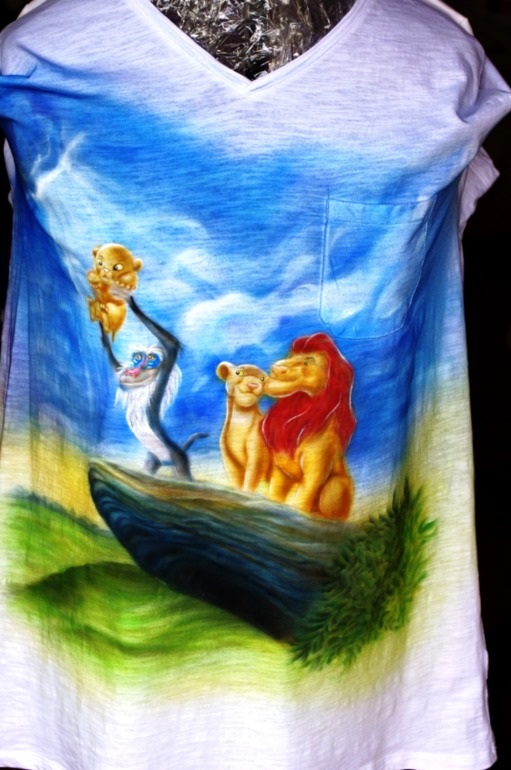 пара футболок и авоська