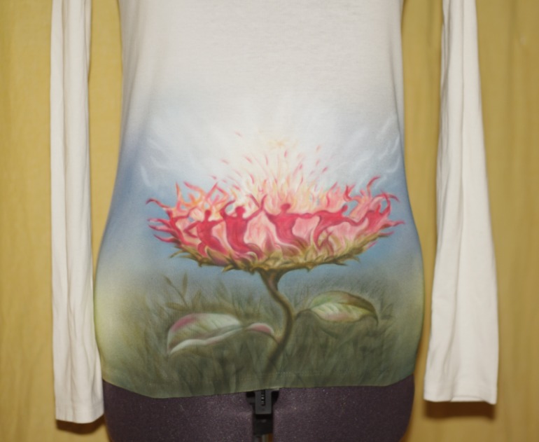 пара футболок и авоська