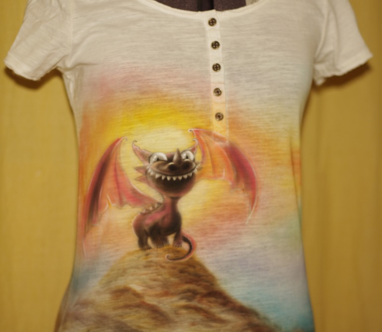 пара футболок и авоська