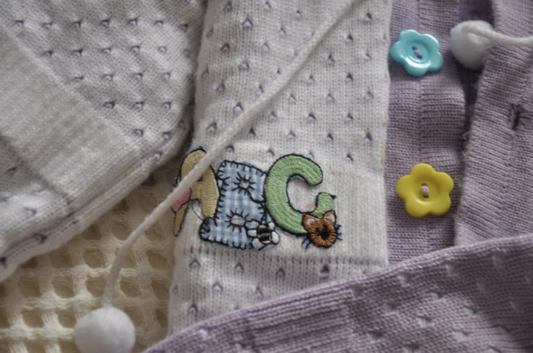 Костюмчики примерно на годик  500 р за пару