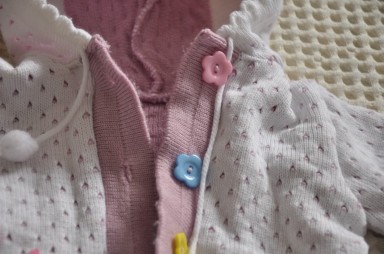 Продам костюмчики примерно на годик