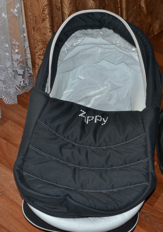 Коляска 2 в 1 Zippy Tutis б/у 5000р