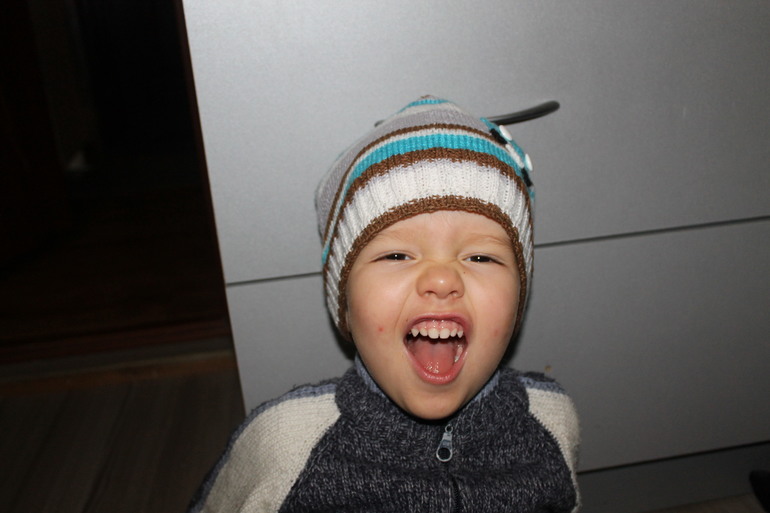 Мой Арсюша с обновкой))))