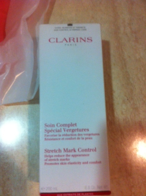 Прикупили Clarins Stretch Mark Control крем против растяжек