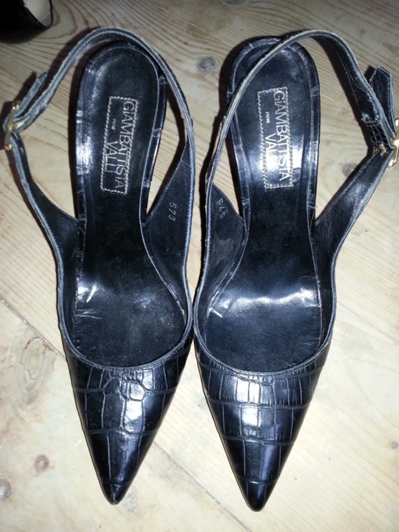 Распродажа брендовой обуви! Сапоги, босоножки и туфли Прада, Маноло Б., Фенди, Лабутен, Дольче и т.д. Все Made in Italy! Не дорого!