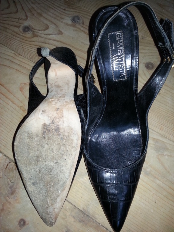 Распродажа брендовой обуви! Сапоги, босоножки и туфли Прада, Маноло Б., Фенди, Лабутен, Дольче и т.д. Все Made in Italy! Не дорого!