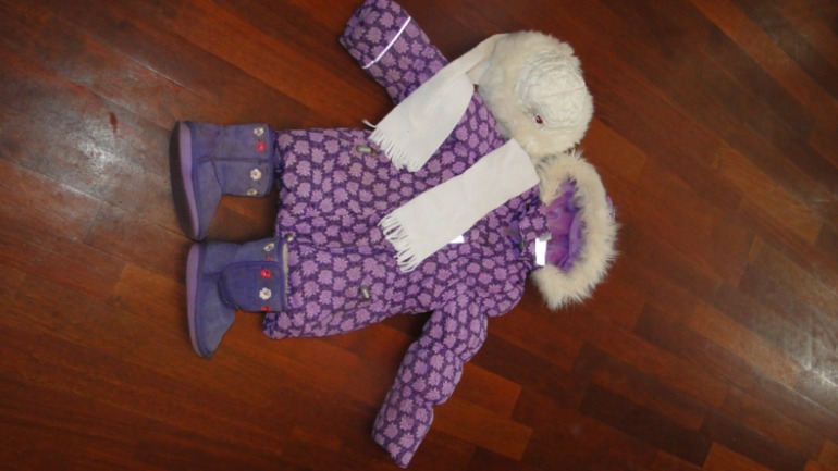 Продам куртку Керри+шапочка Трестелле(Италия)+угги(отечественные)