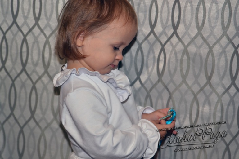 Белая кофточка