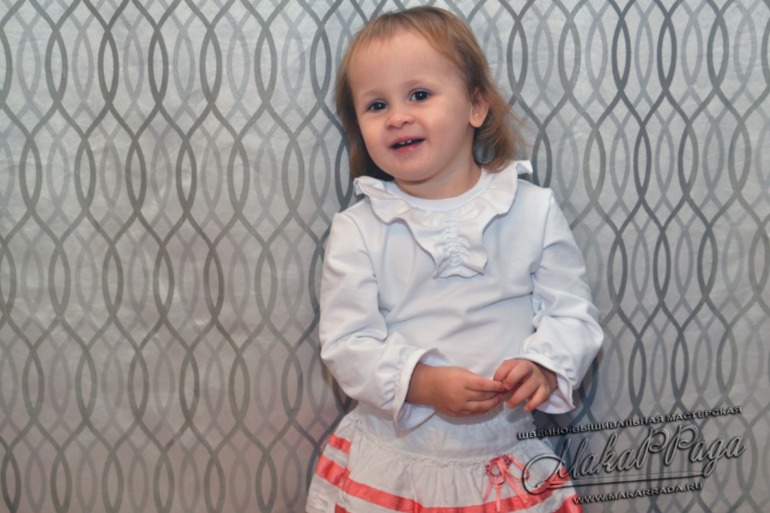 Белая кофточка