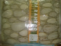 Огромный ассортимент текстиля начиная от шикарных трусиков из бамбука и заканчивая разнообразными покрывалами, пледами, полотенцами, халатиками, подушками, одеялами