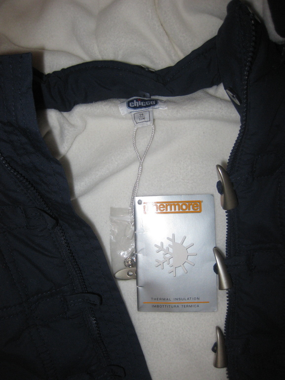 Продам новый комбинезон «Chicco» из коллекции «Осень-зима » белого цвета, размер 86 см(18 мес) полноразмерный.