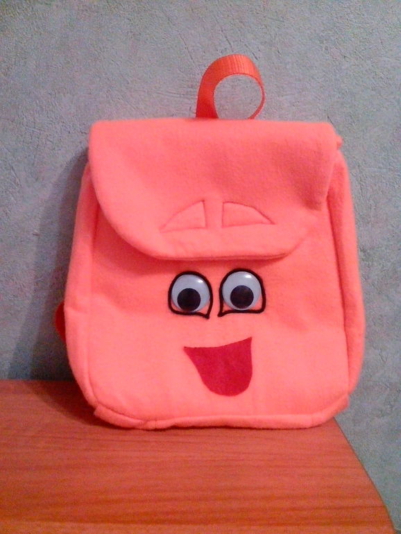 уффф. .. я это сделала - рюкзак Диего-спасателя