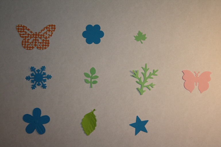 Пуговицы, салфетки, дырокольности, ленты, кружево,заготовка для открытки.