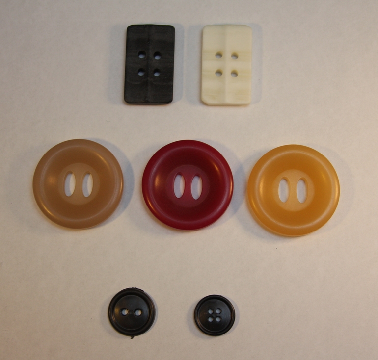 Пуговицы, салфетки, дырокольности, ленты, кружево,заготовка для открытки.