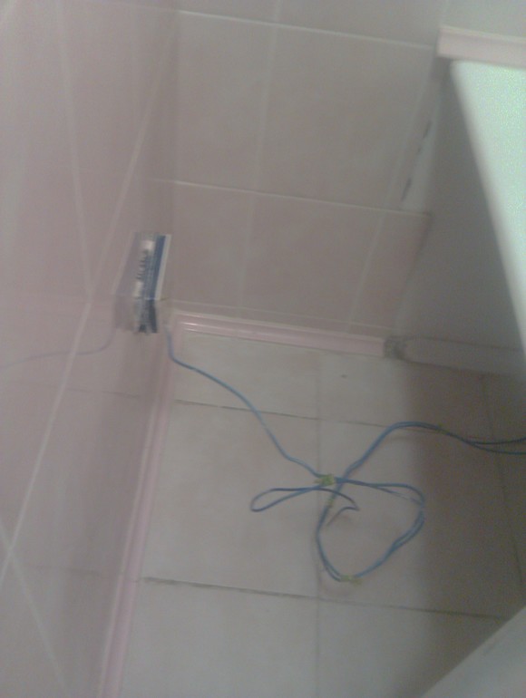 Загадочный девайс в ванной