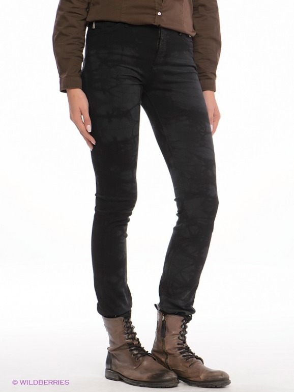Bogner Jeans джинсы . Б/у один раз . Цена 5000 руб.