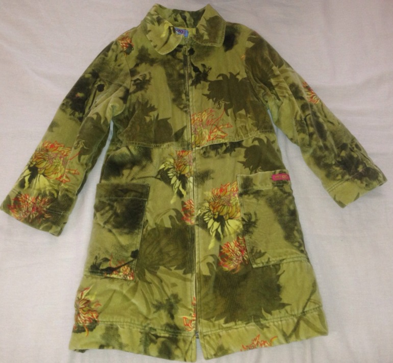 Наши пальто Moschino 3года, в идеале и Kenzo 6 лет новое в С-Пб+ почта