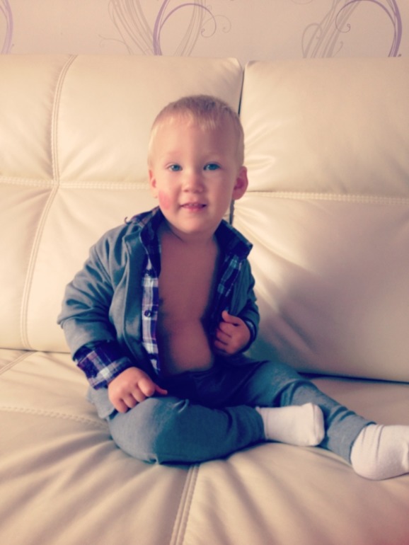 Привет, детки, мне мама костюм пошила!!