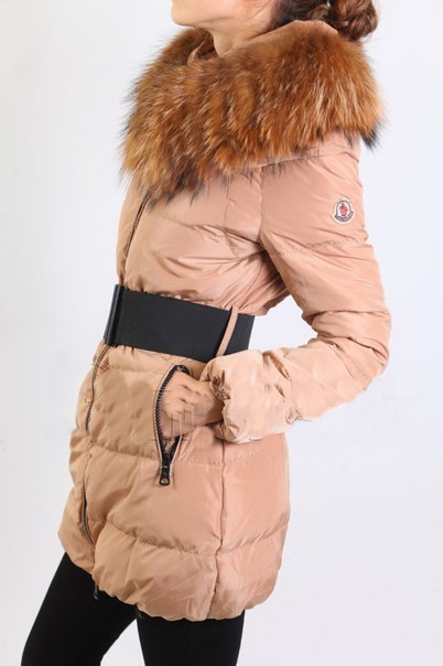 Пуховик Moncler женский Новый 6500 руб