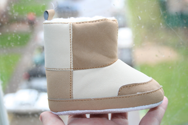 Шапка-шлем и пинетки