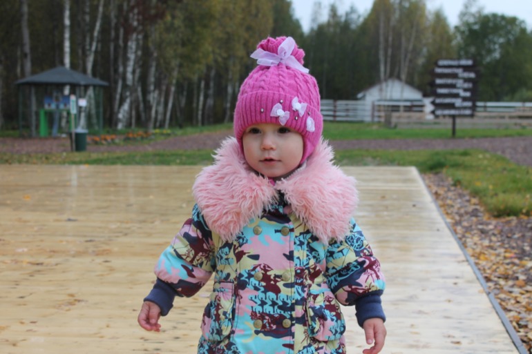 Мирослава познает животный мир.