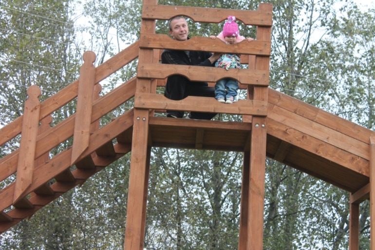 Мирослава познает животный мир.