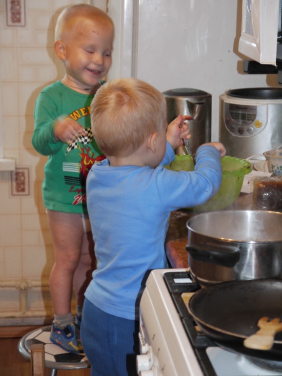 Мои помощники на кухне)