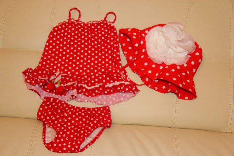 Фирменная одежда на девочку с 6 месяцев до 2 лет