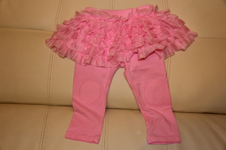 Фирменная одежда на девочку с 6 месяцев до 2 лет