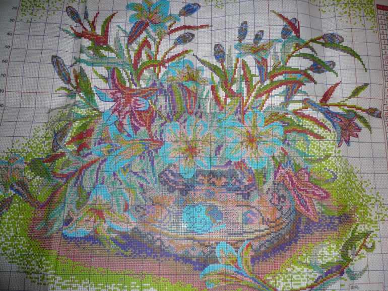 Букет в синей вазе