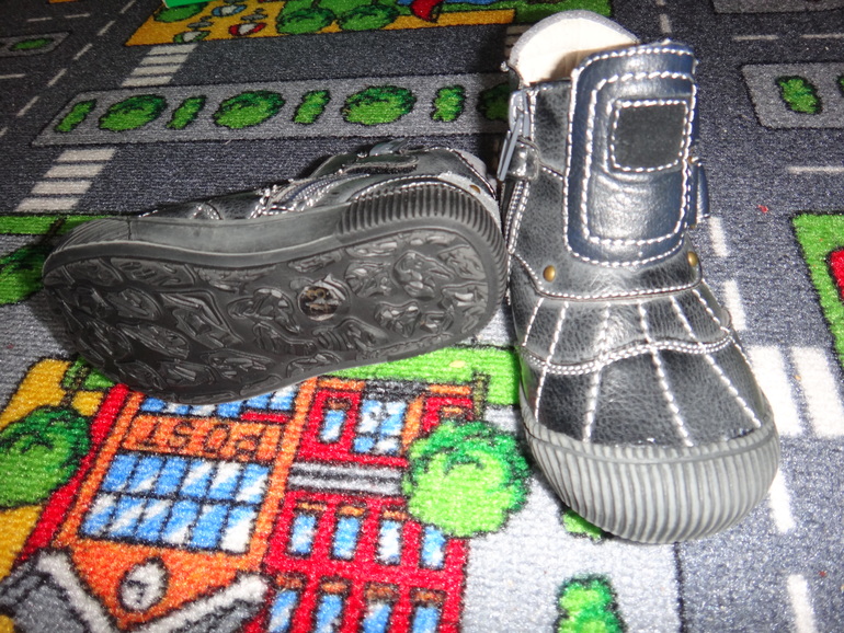 Новые кожаные ботинки Топотам (изготовитель Парижская коммуна), р-р 23, 500 р.