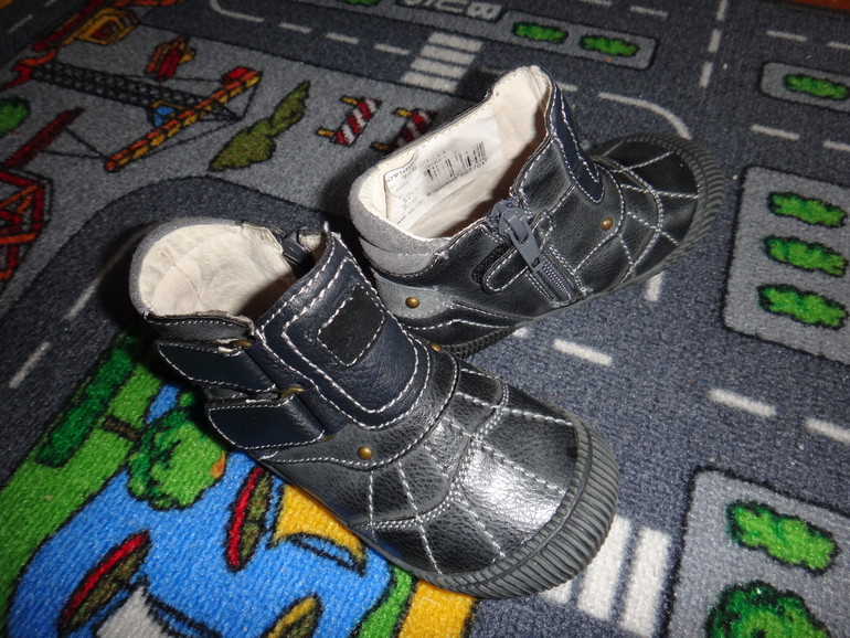 Новые кожаные ботинки Топотам (изготовитель Парижская коммуна), р-р 23, 500 р.