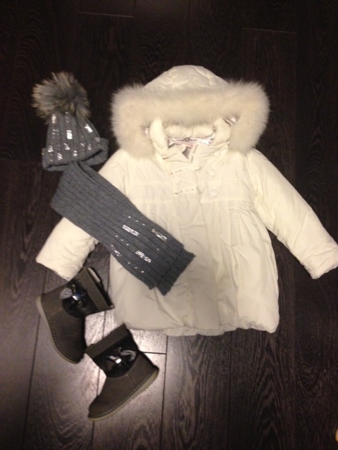 пальто Laura Biagiotti+шапочка и шарфик Pinetti+ сапожки в подарок!на 3-4года