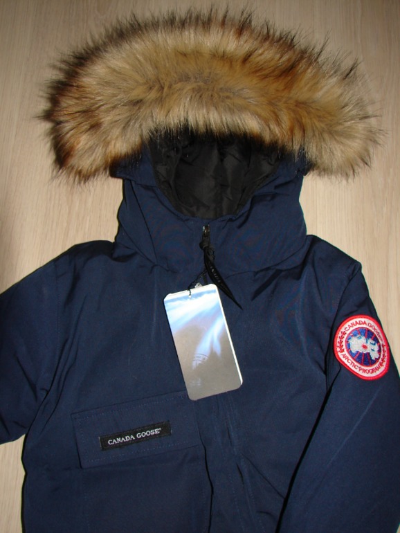 Комбинезон Canada Goose(копия).р.80.Цена - 6000р.