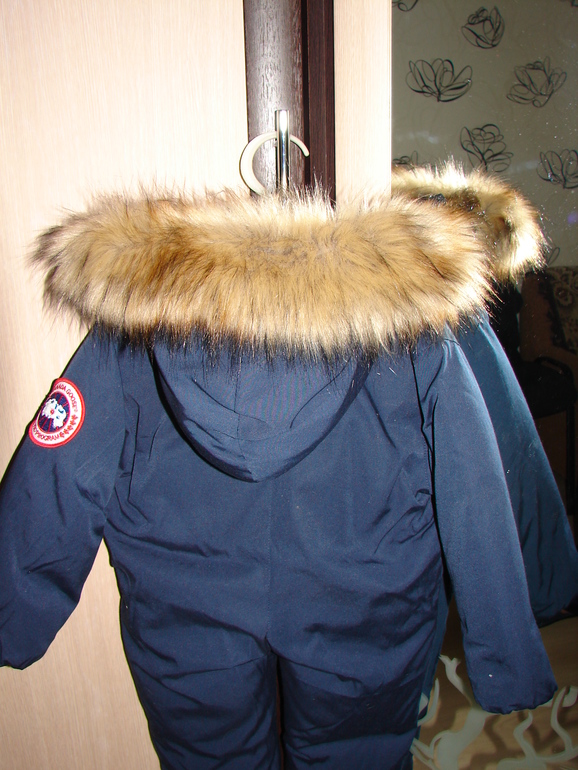 Комбинезон Canada Goose(копия).р.80.Цена - 6000р.