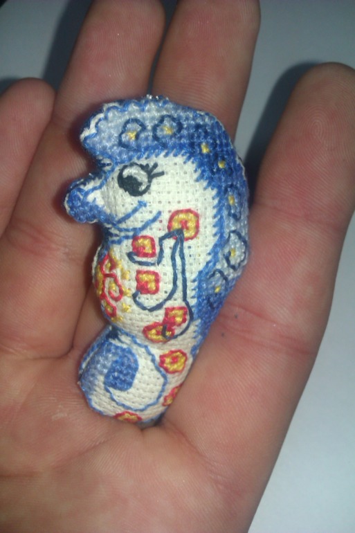 Конек-брелок для мобильника.